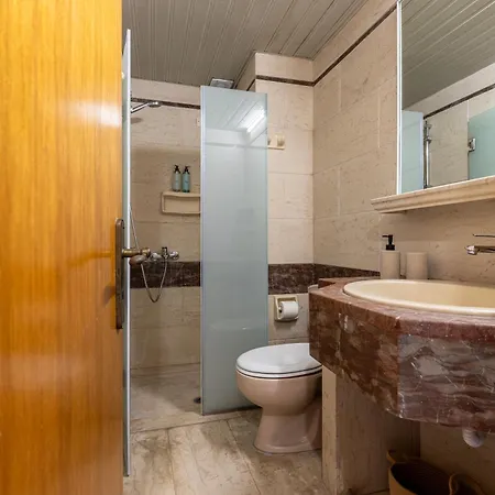 Apartment The - Avra