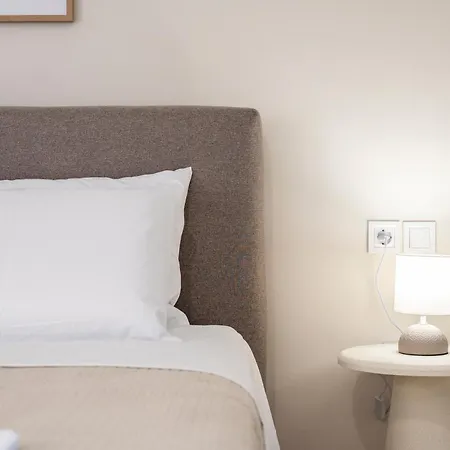 Apartment The - Avra *